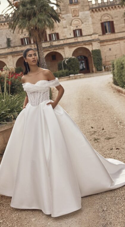 Modeca trouwjurk Melindra met glitter corset en wijde mikado rok