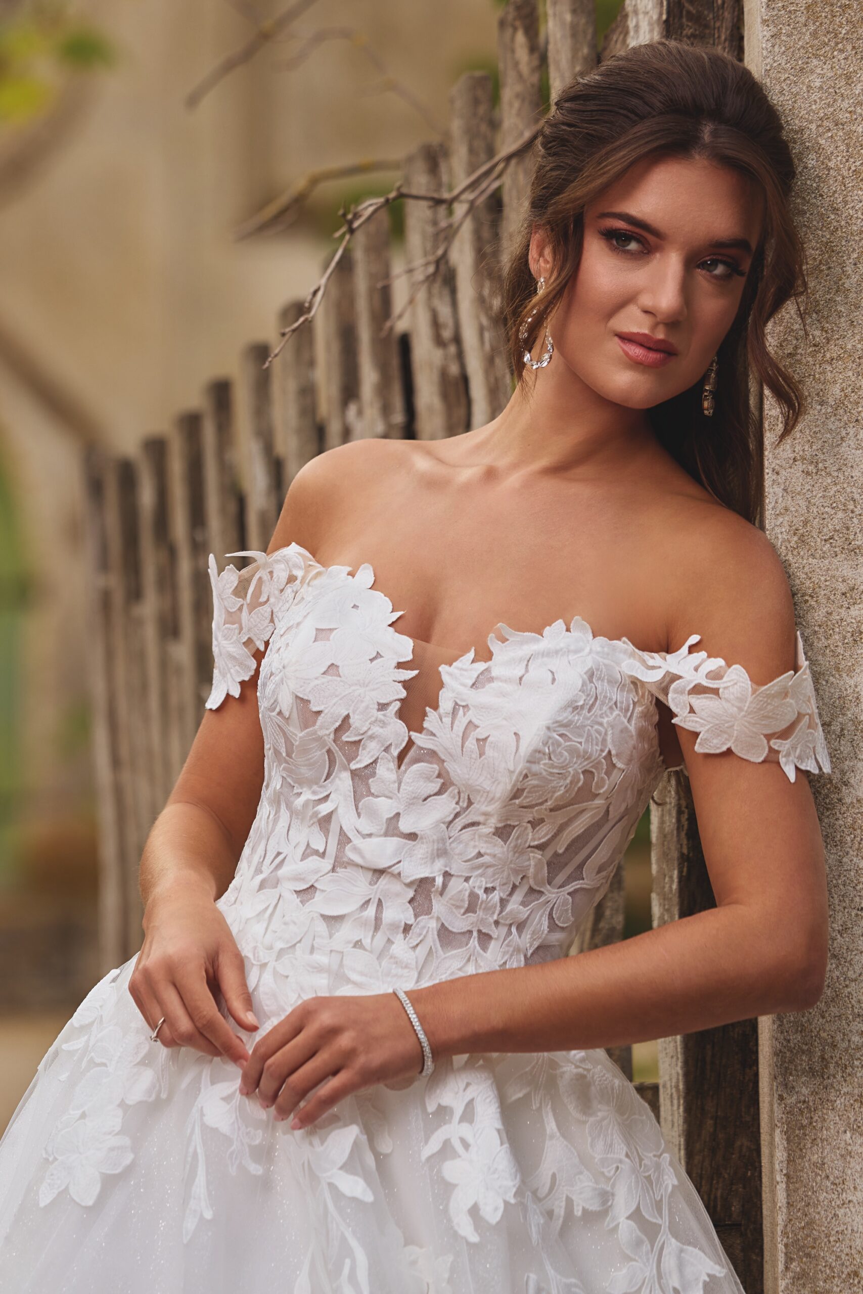Trouwjurk 27806 met sweetheart halslijn en kanten bloemenapplicaties