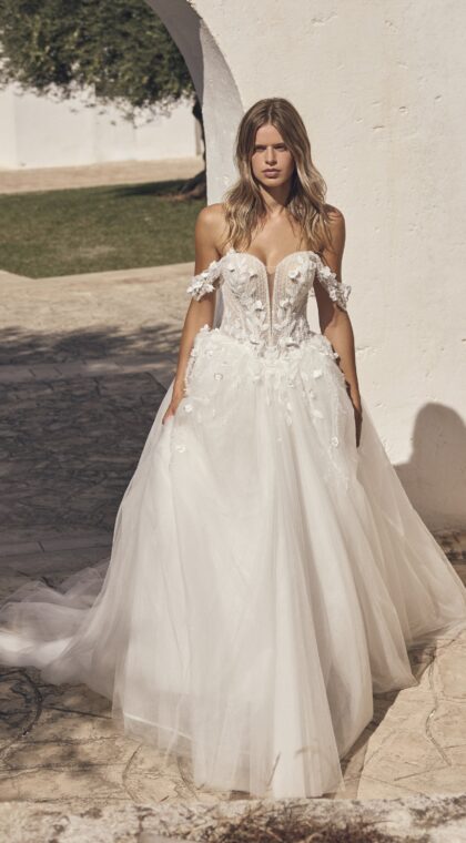 Modeca Lanelle prinsessen trouwjurk met 3D bloemen en volle tule rok