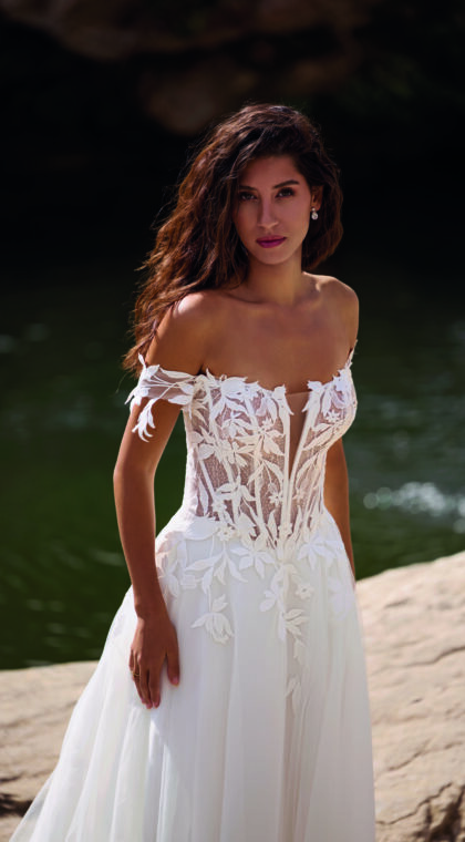 Très Chic 27419 strapless trouwjurk met afneembare off-shoulder bandjes en kanten corset